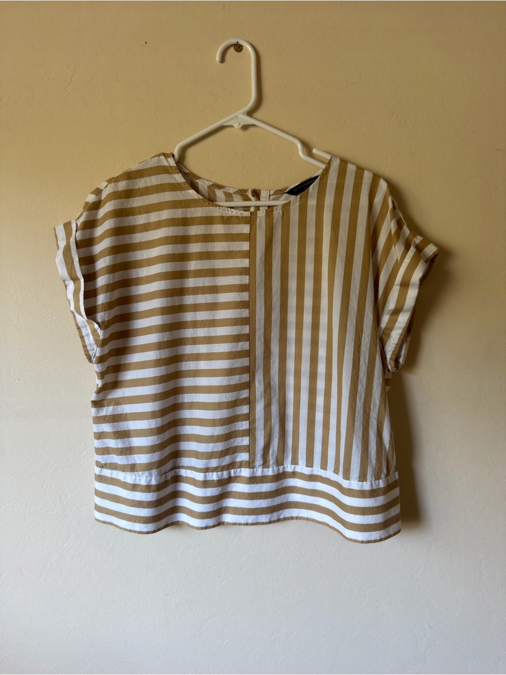 Banana Republic White & Tan Striped Short Sleeve Top